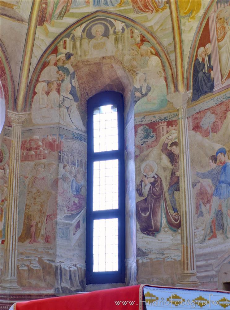 Castiglione Olona (Varese) - Finestra destra dell'abside centrale della Chiesa Collegiata dei Santi Stefano e Lorenzo